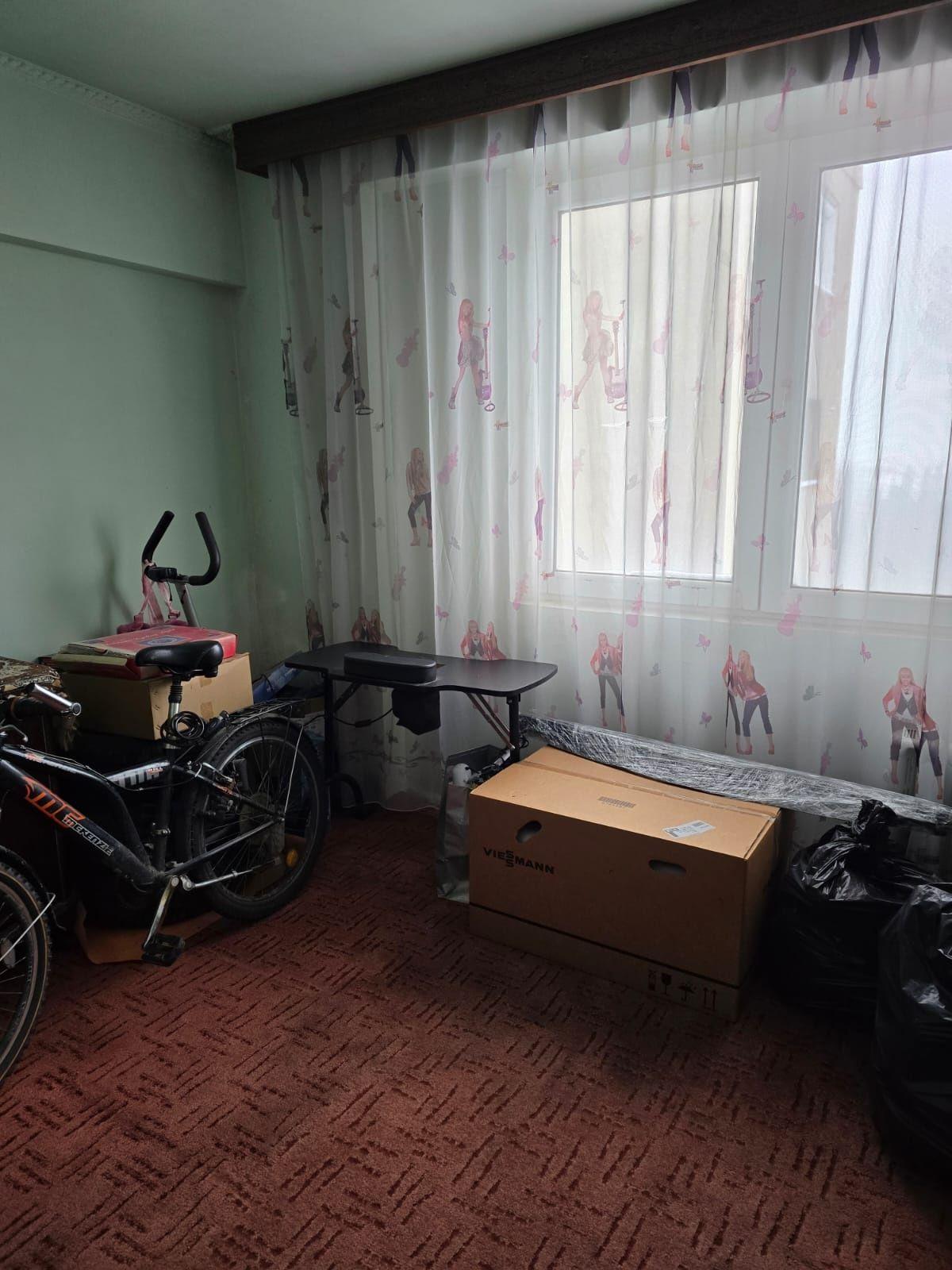 Vind apartament 3 camere - imagine 1