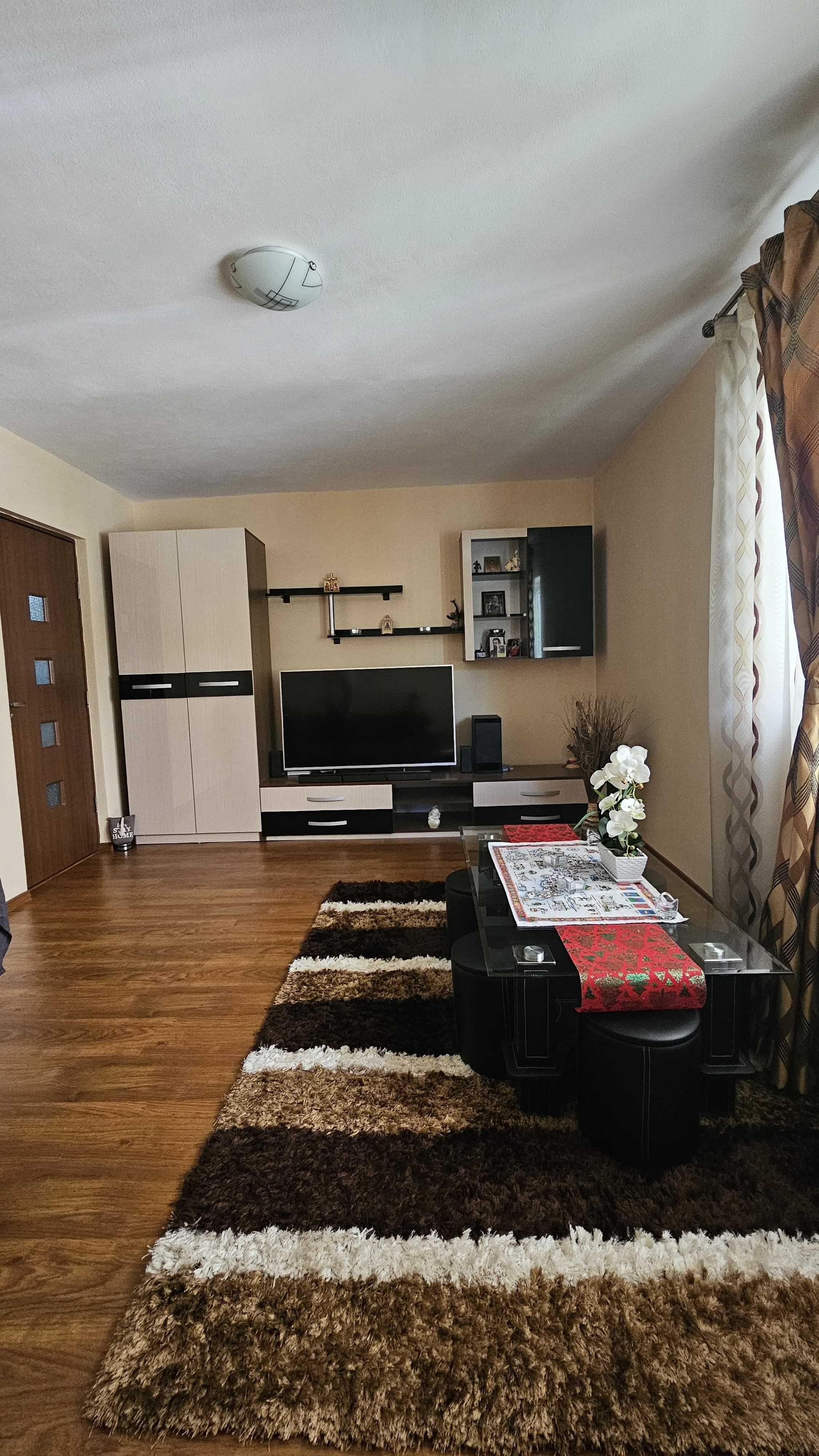 Proprietar închiriez apartament 2 camere (decomandat) pe str. Telița, sector 5, București