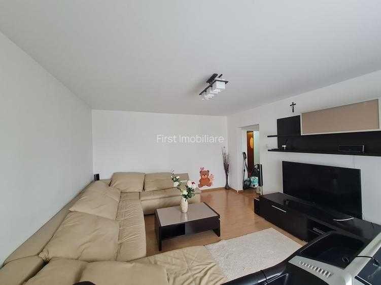 Proprietar- Inchiriez apartament cu 3 camere,2 bai,balcon inchis,parcare,vis a vis Prosper-13 Septembrie