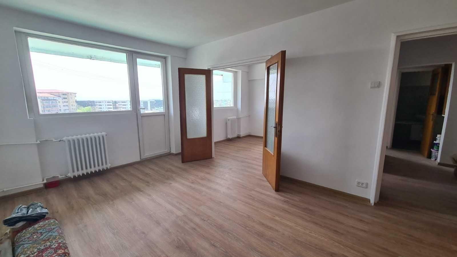 apartament 3 camere, decomandat, 70 mp utili, Drumul Taberei