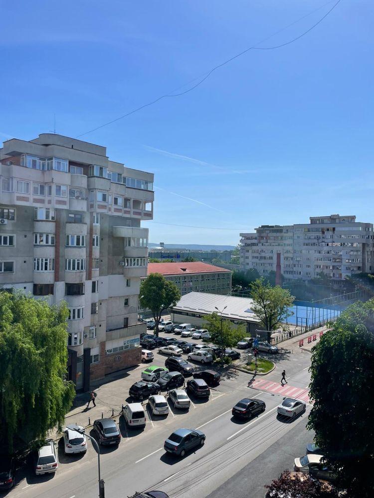Vand apartament 3 camere Fratii Golesti confort 1