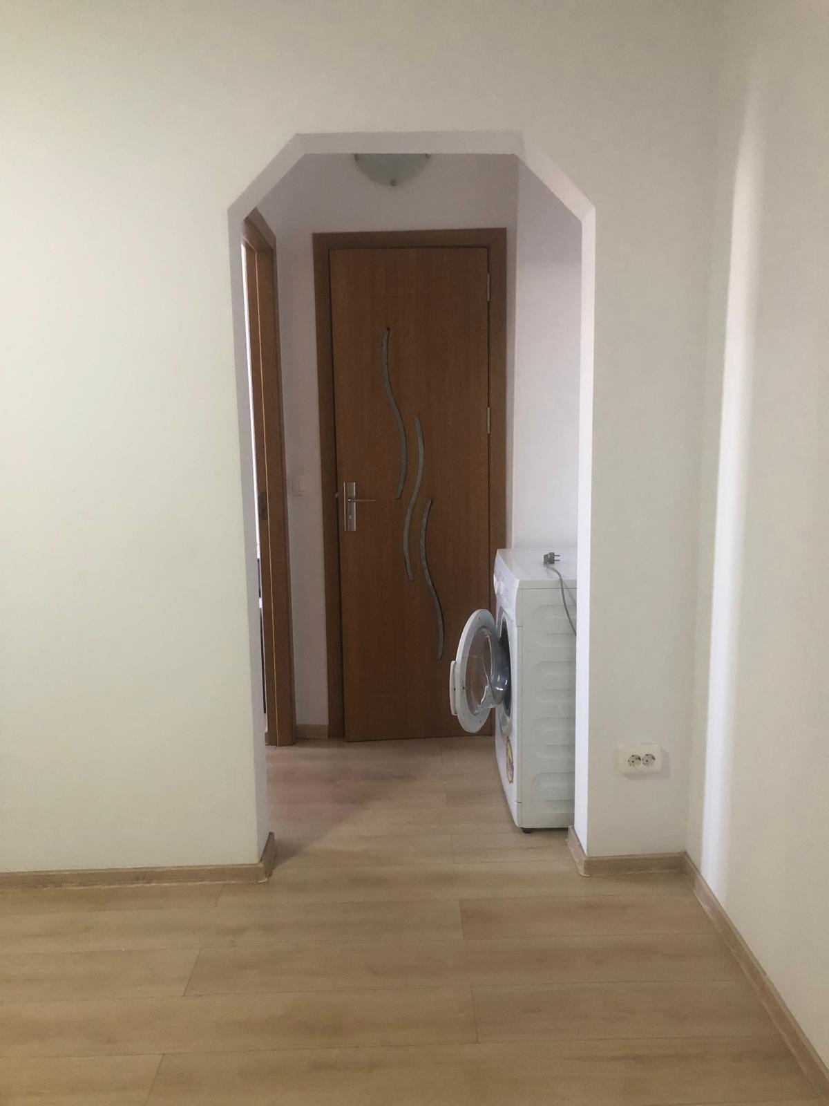 Inchiriez apartament 2 camere Pitesti Trivale etaj 4