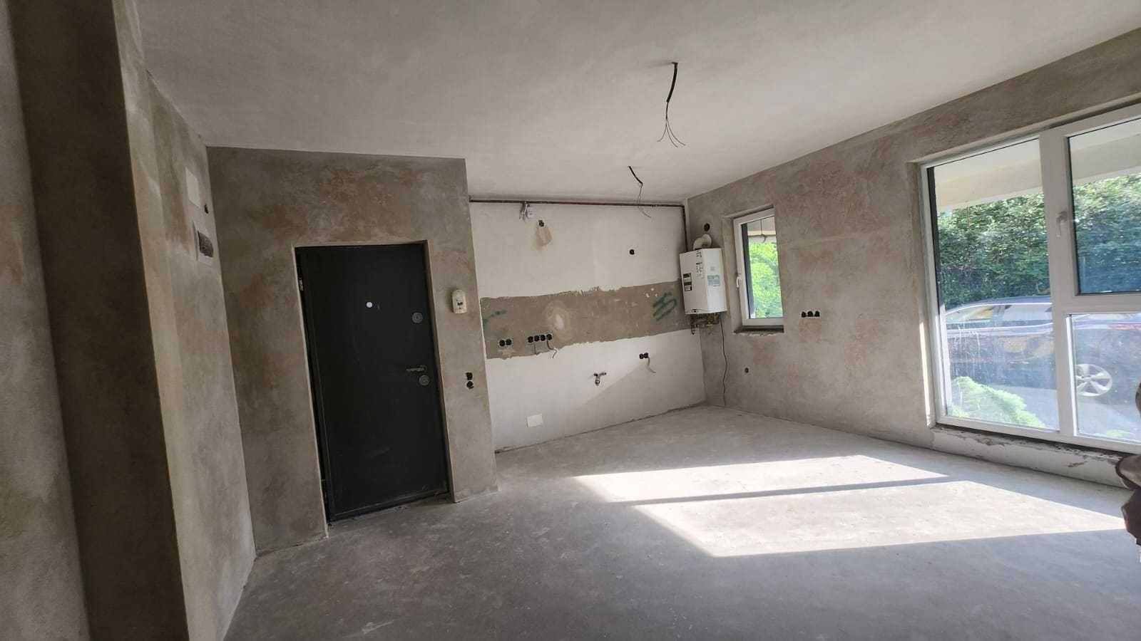 Vand apartament 2 camere + parcare