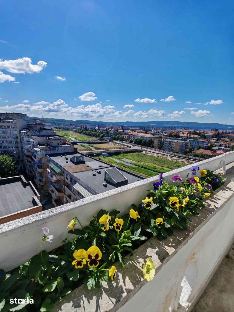 De închiriat 3 Camere | Zăvoi Centru | 9/10 Lift nou | 2 Balcone 2 Băi