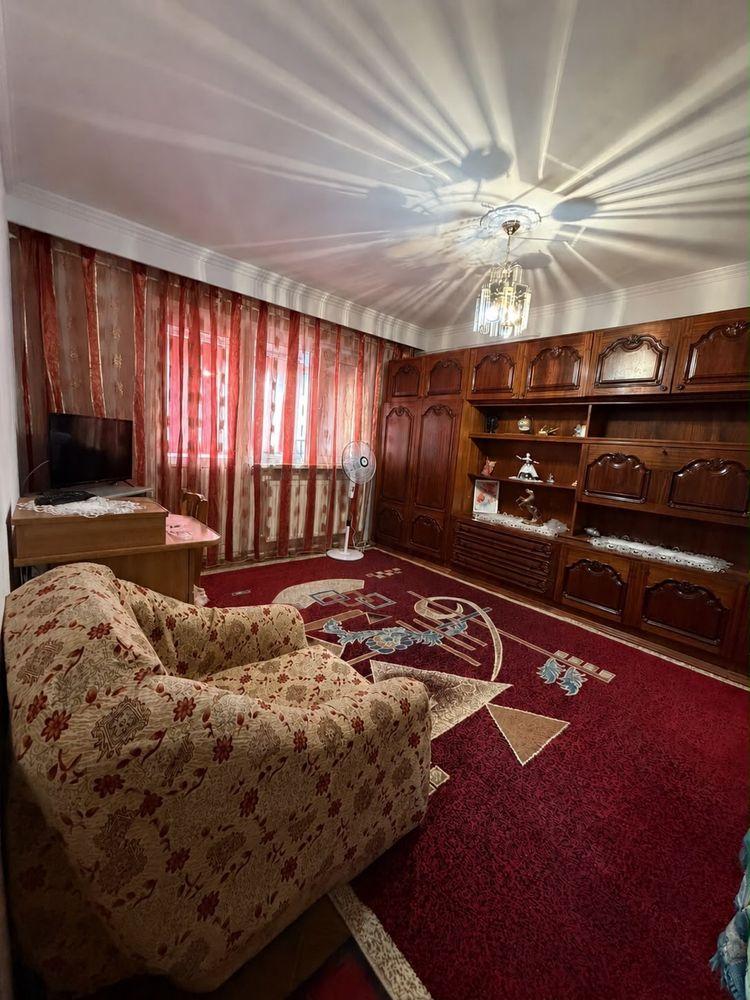 Inchiriez apartament 2 camere Zavoi