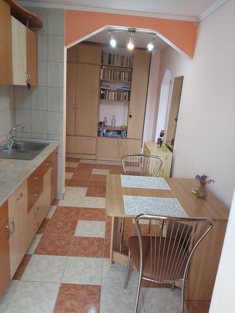 Apartament de închiriat
