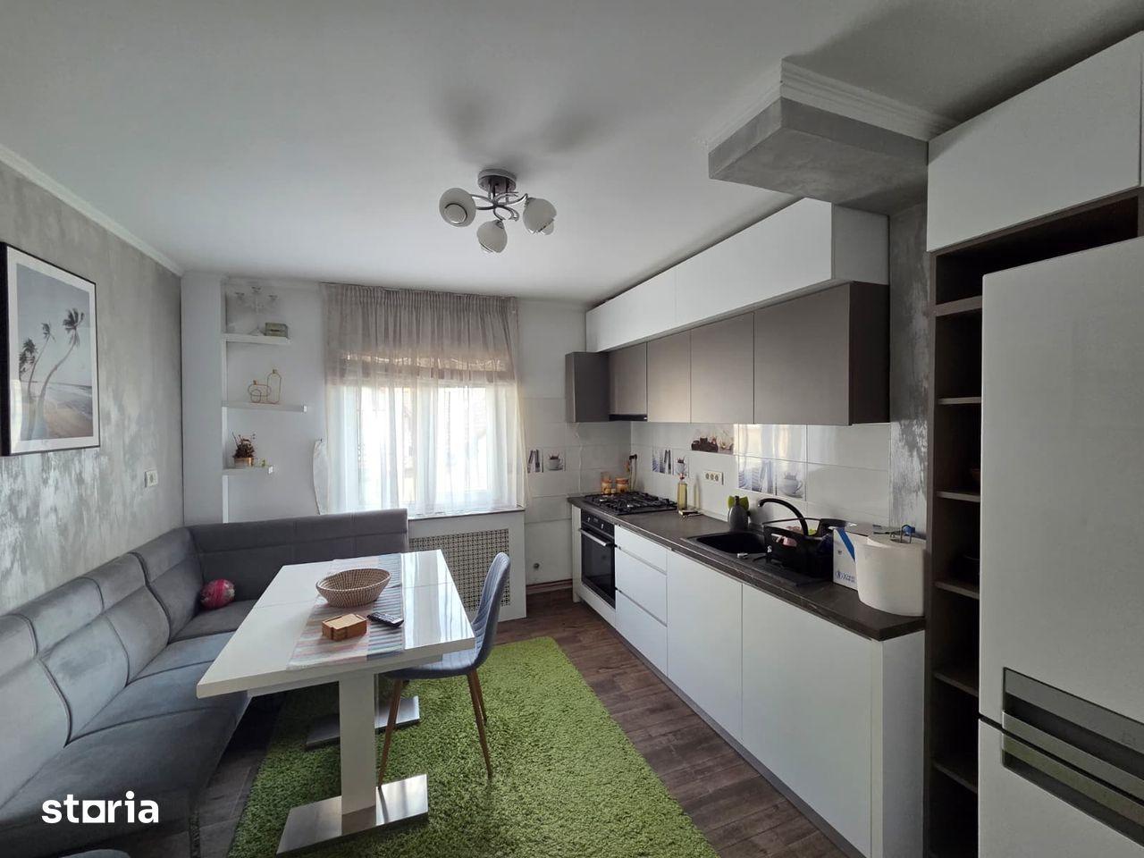 Apartament 3 camere, 2 balcoane, 2 bai, zona 1 Mai, Ramnicu Valcea