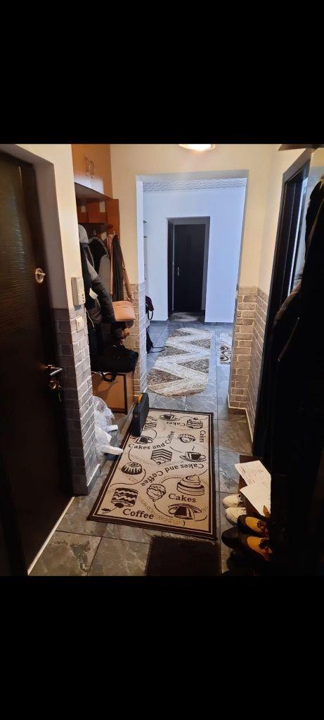 Apartament 3 camere, Podu Ros