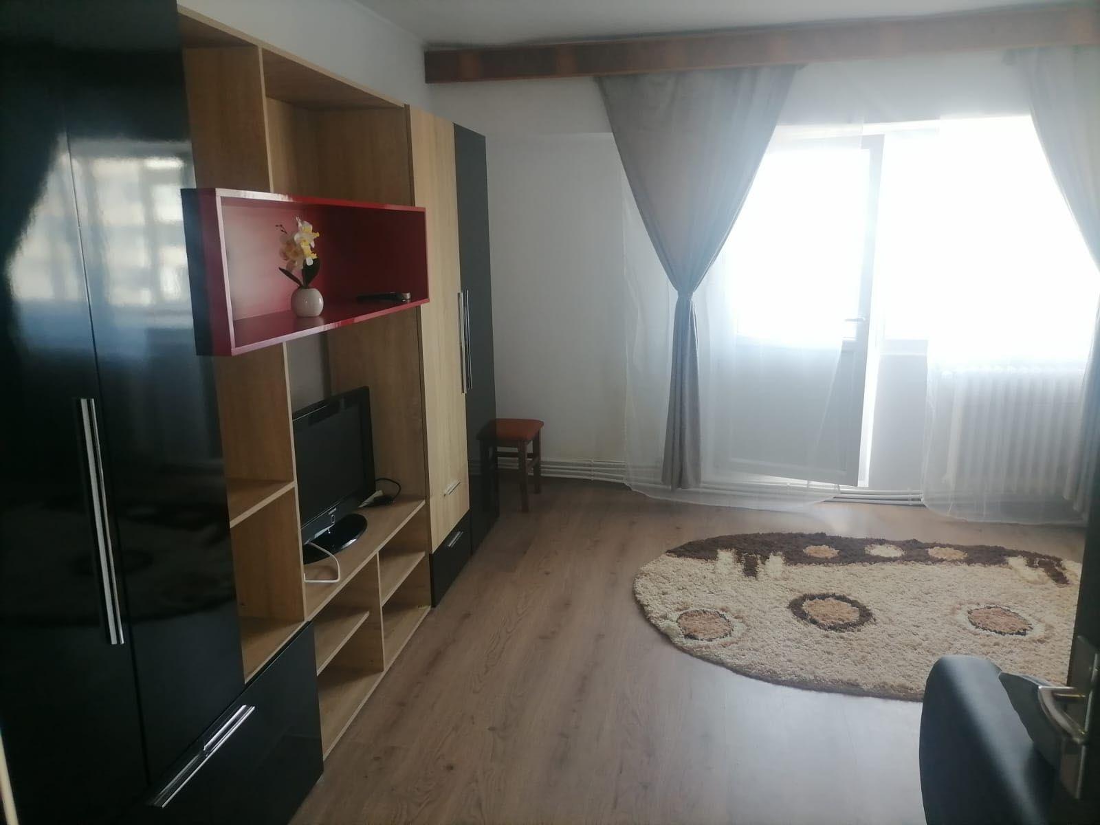Persoana fizica inchiriez apartament cu o camera, 40mp , Strada Strapungerii Silvestru