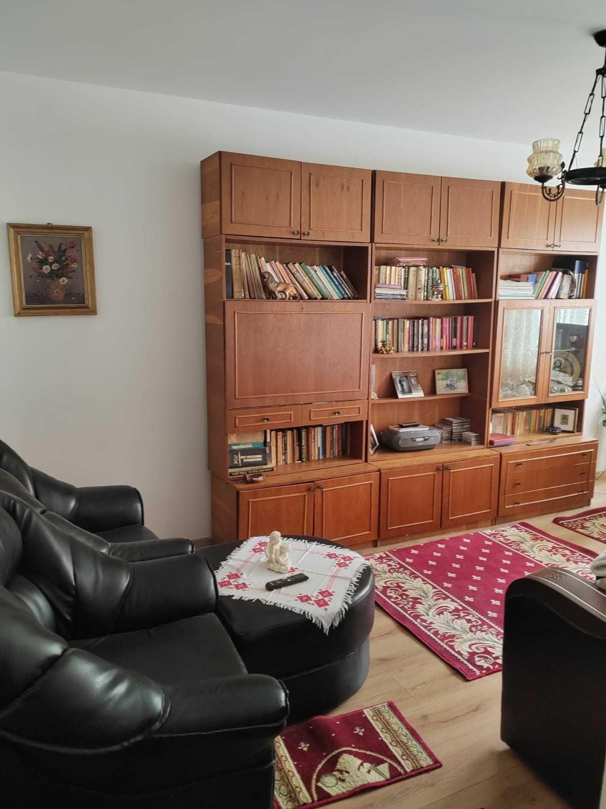 Închiriez apartament Podu de Piatră, 2 camere D, etaj 2, persoană fizică