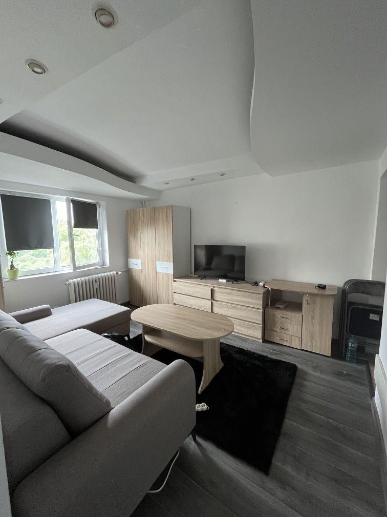 Apartament 2 camere, Podu Ros, disponibil din august