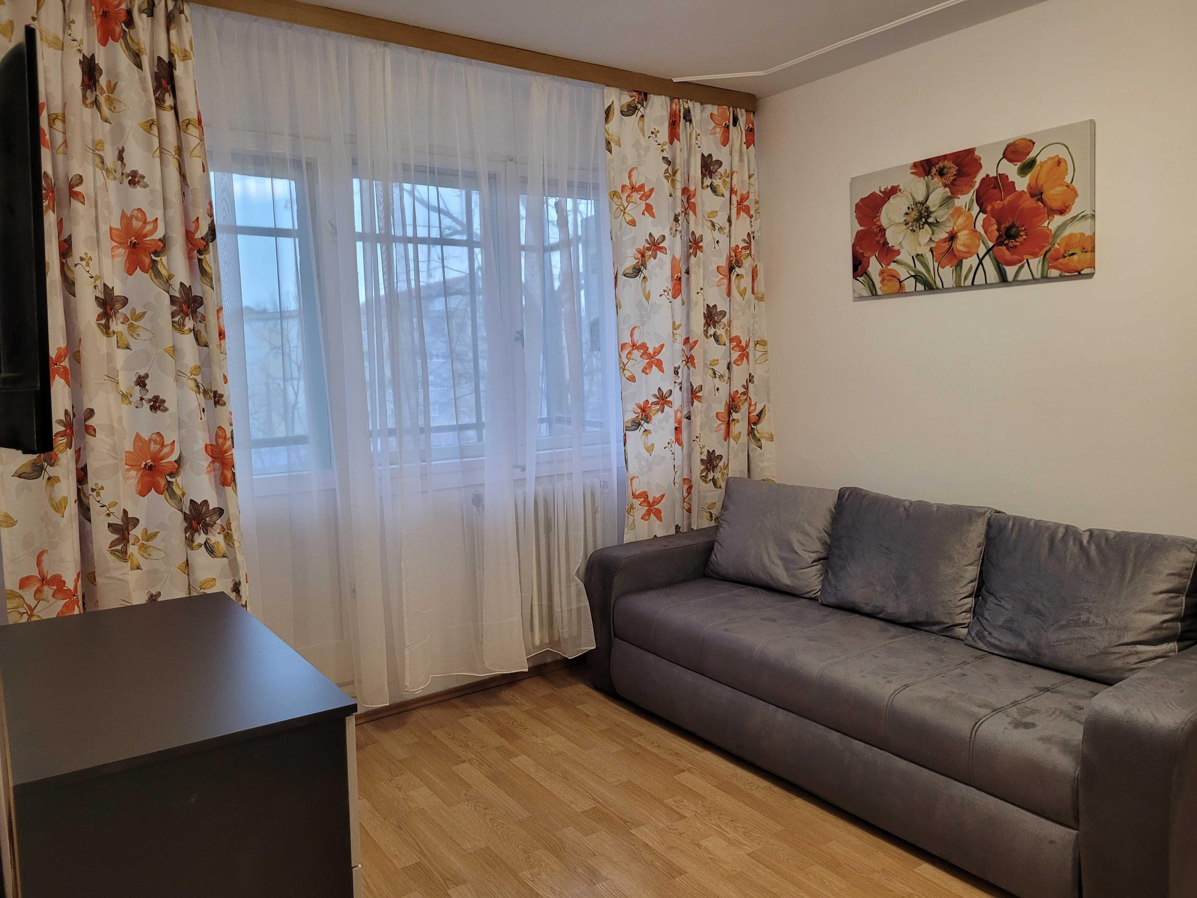 Disponibil acum! Proprietar - Apartament 3 camere, Podu Ros, aproape de Piata Nicolina