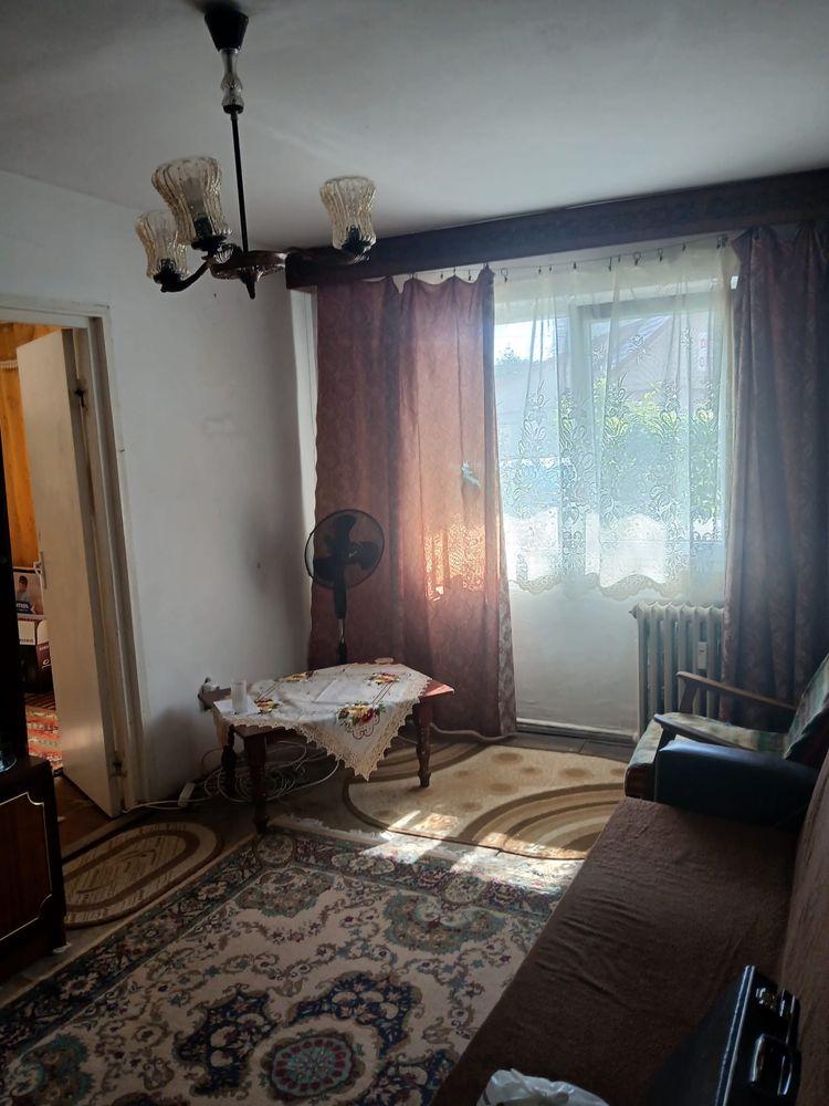 Vand apartament zona Vlaicu