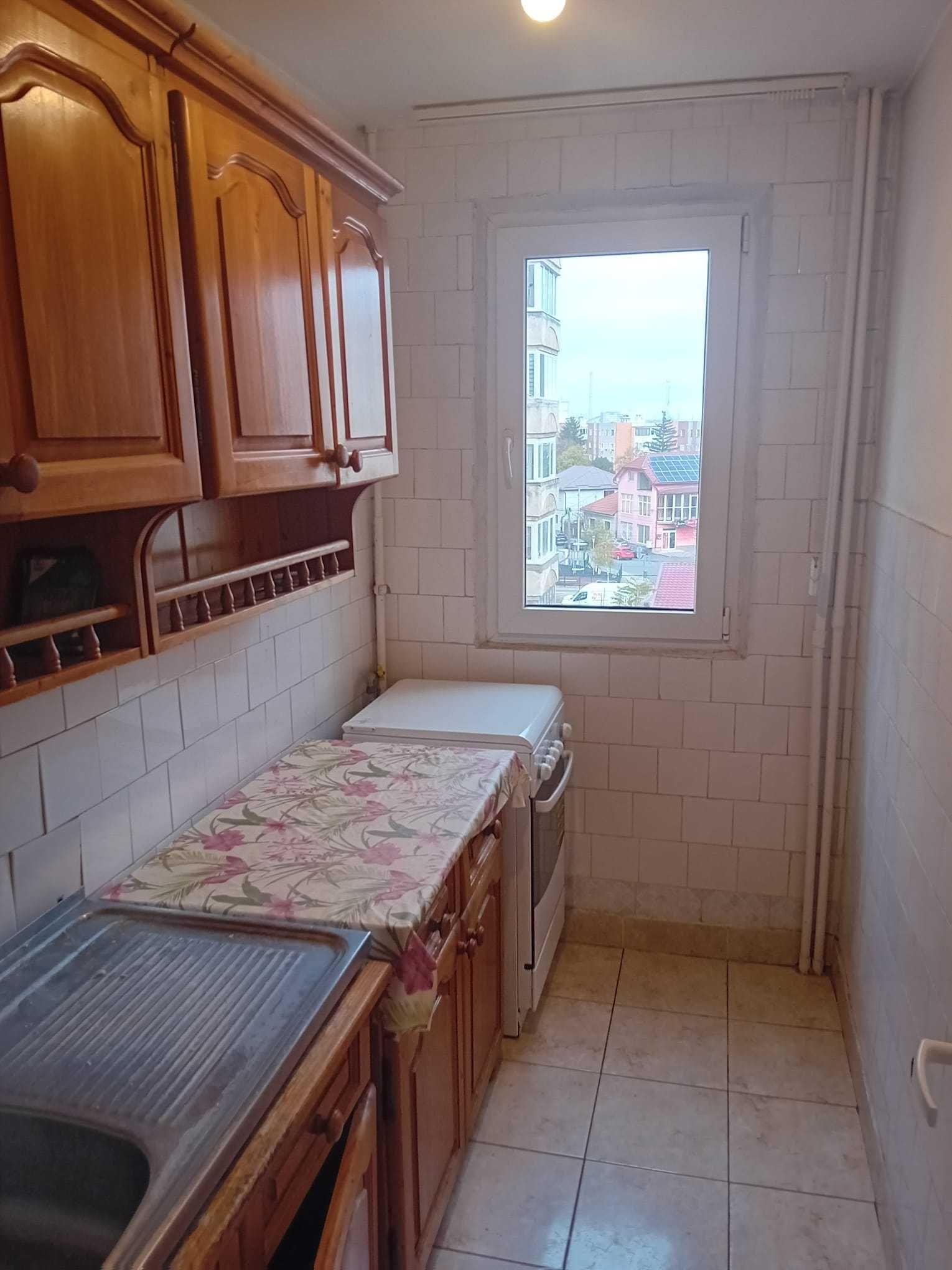 Proprietar vand apartament 3 camere Vlaicu