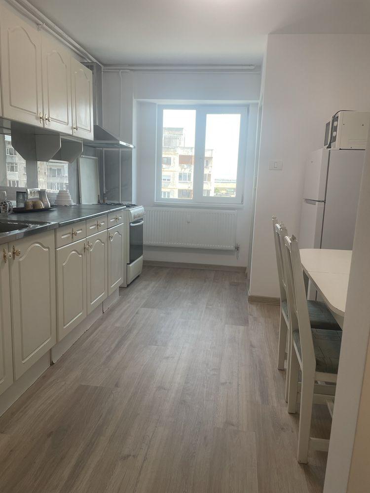 Inchiriez apartament