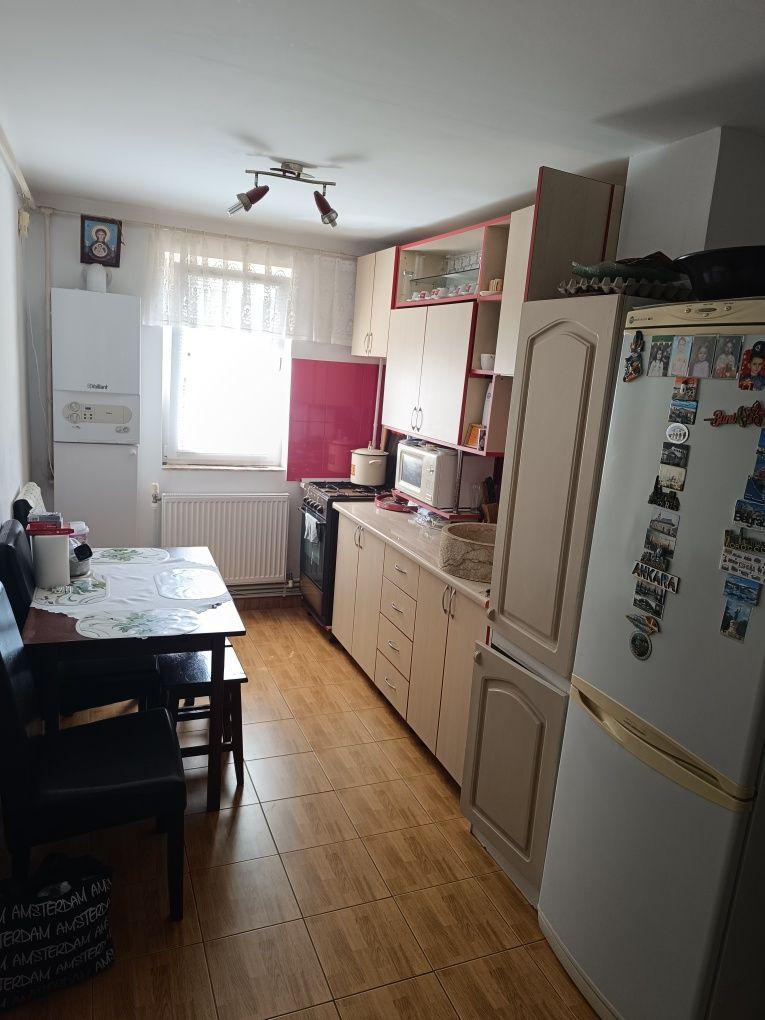Apartament 2 camere, decomandat, Micro 5 - imagine 1