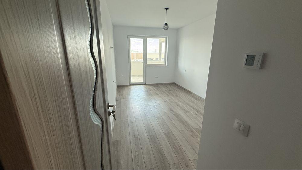 Vand apartament cu loc de parcare in interior, cartoer Fiald