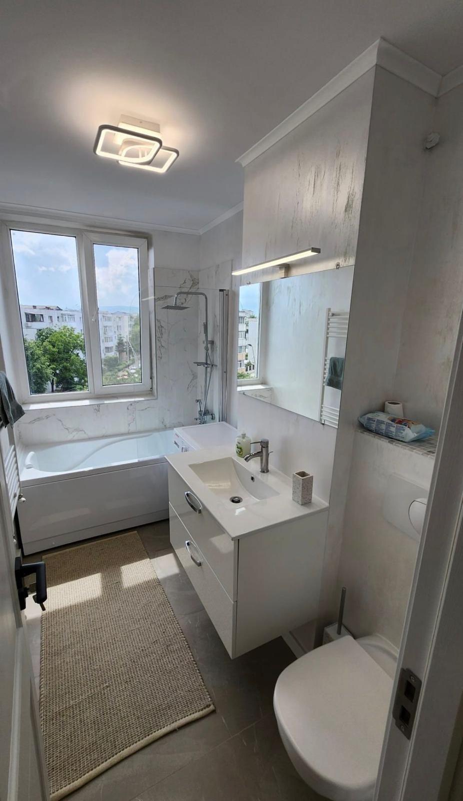 Inchiriez apartament renovat 2 camere  Mioritei