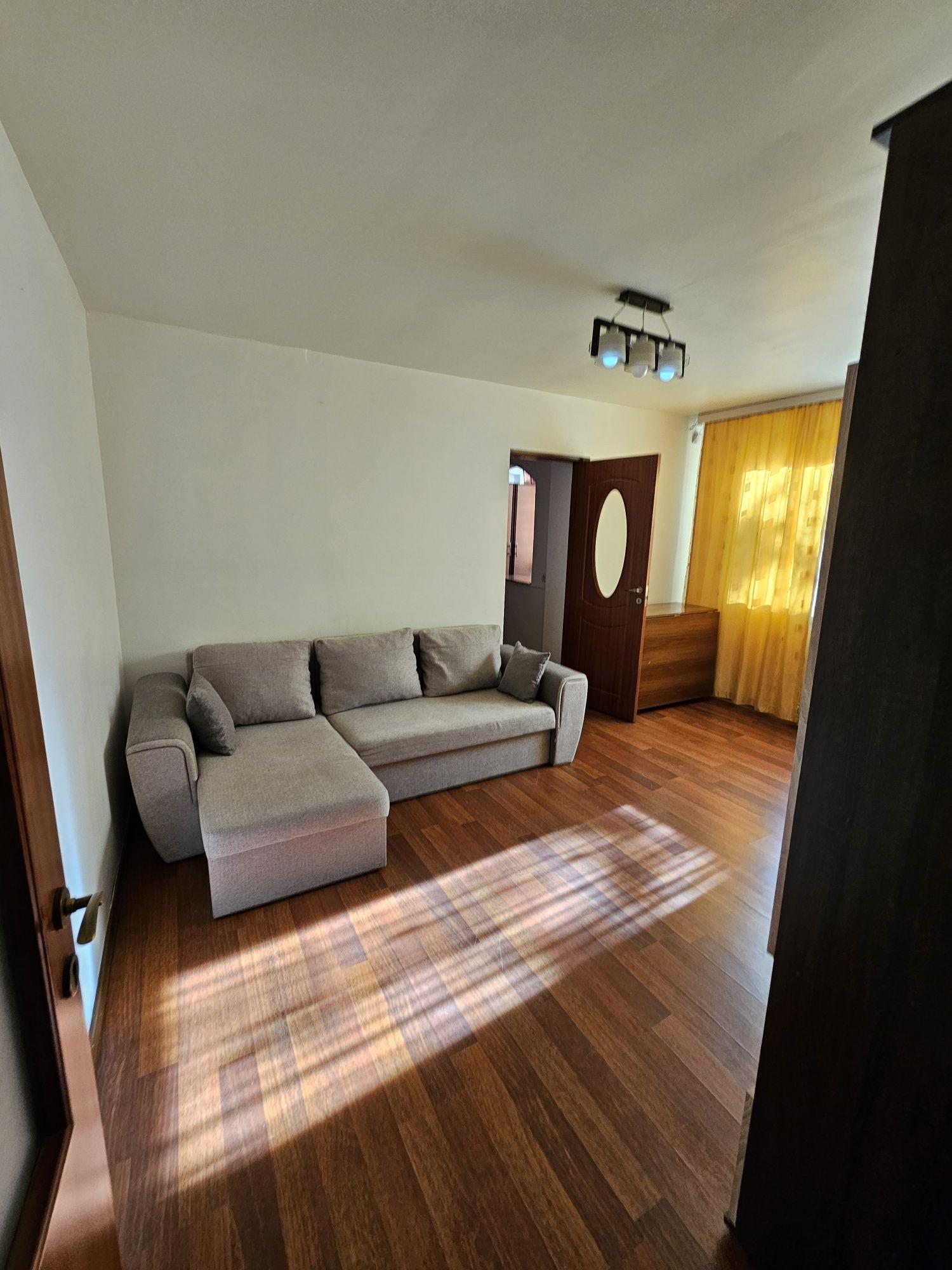 Inchiriez apartament cu 2 camere nedecomandat mobilat si utilat, parter,  str. Zorilor