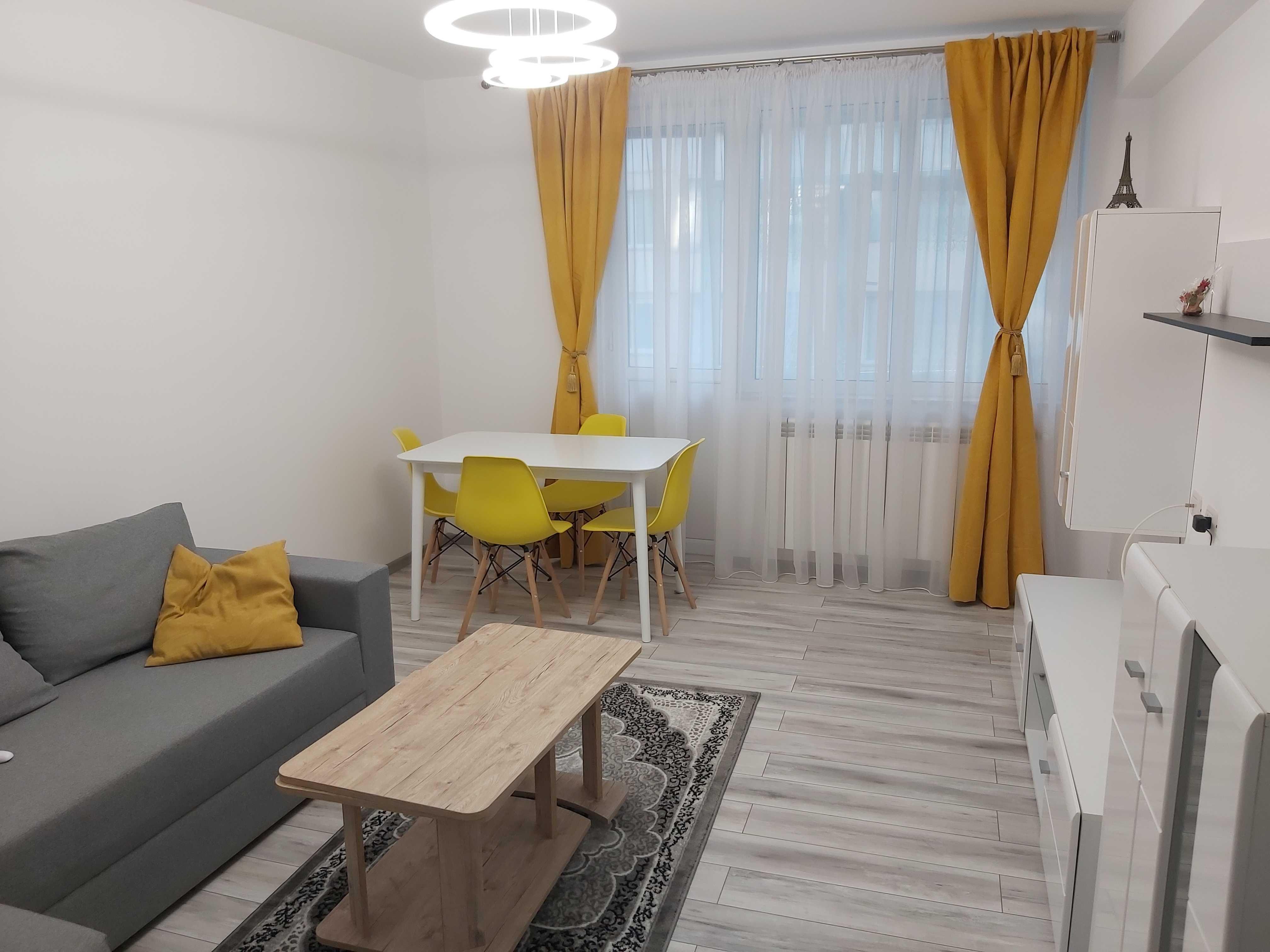 Inchiriez apartament, centru Suceava, et.2, centrala proprie