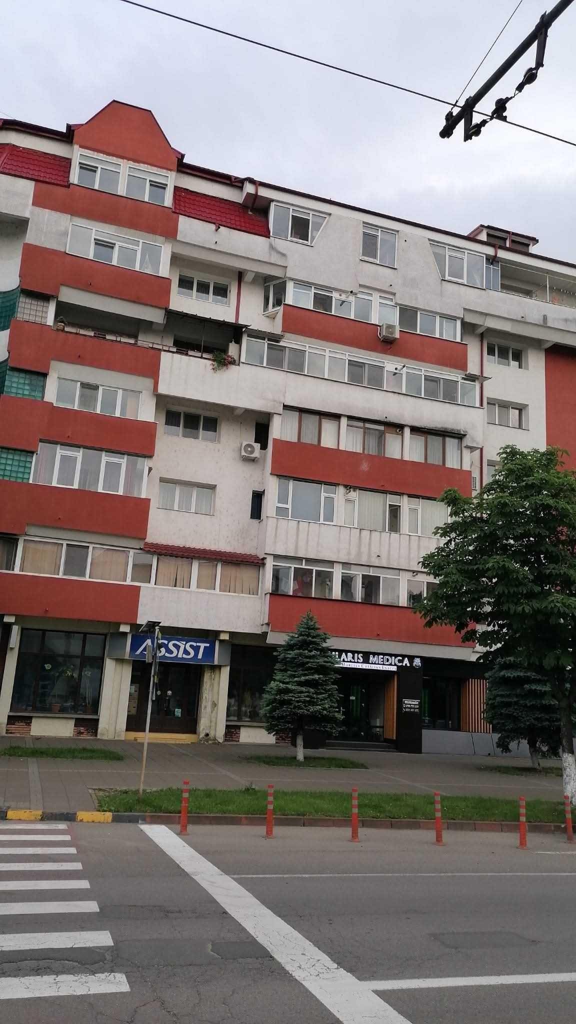 Vând apartament cu 2 camere decomandat