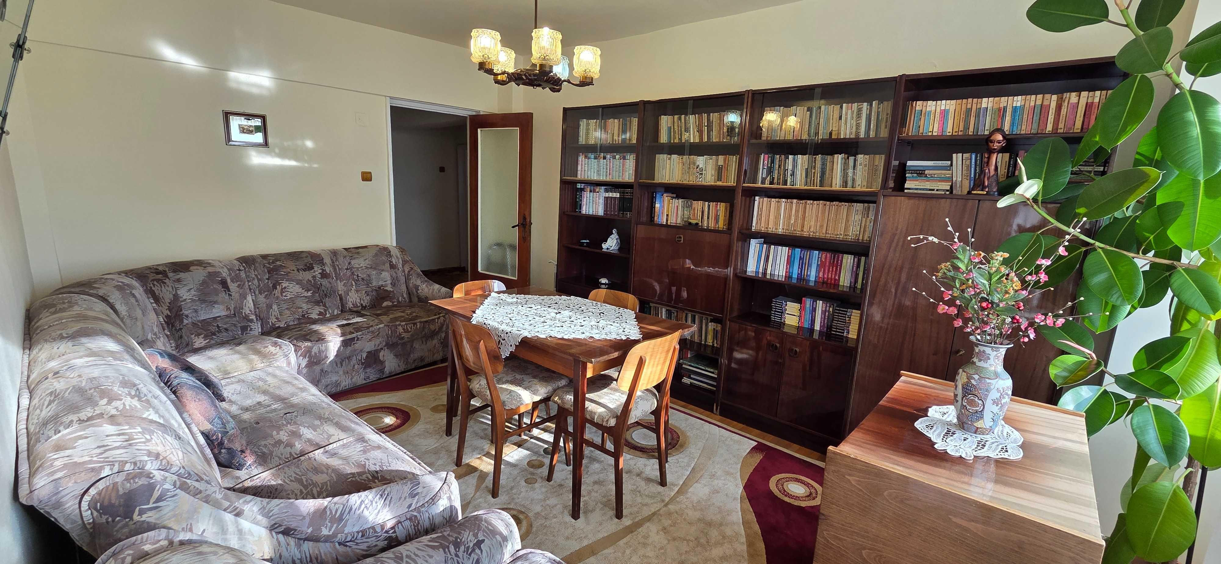 Proprietar, vand apartament 4 camere, ultracentral, Targoviste