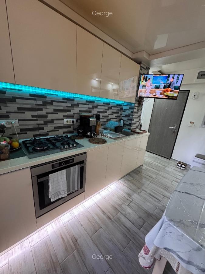 Apartament 3 camere decomandat vis a vis de hotel zodiac