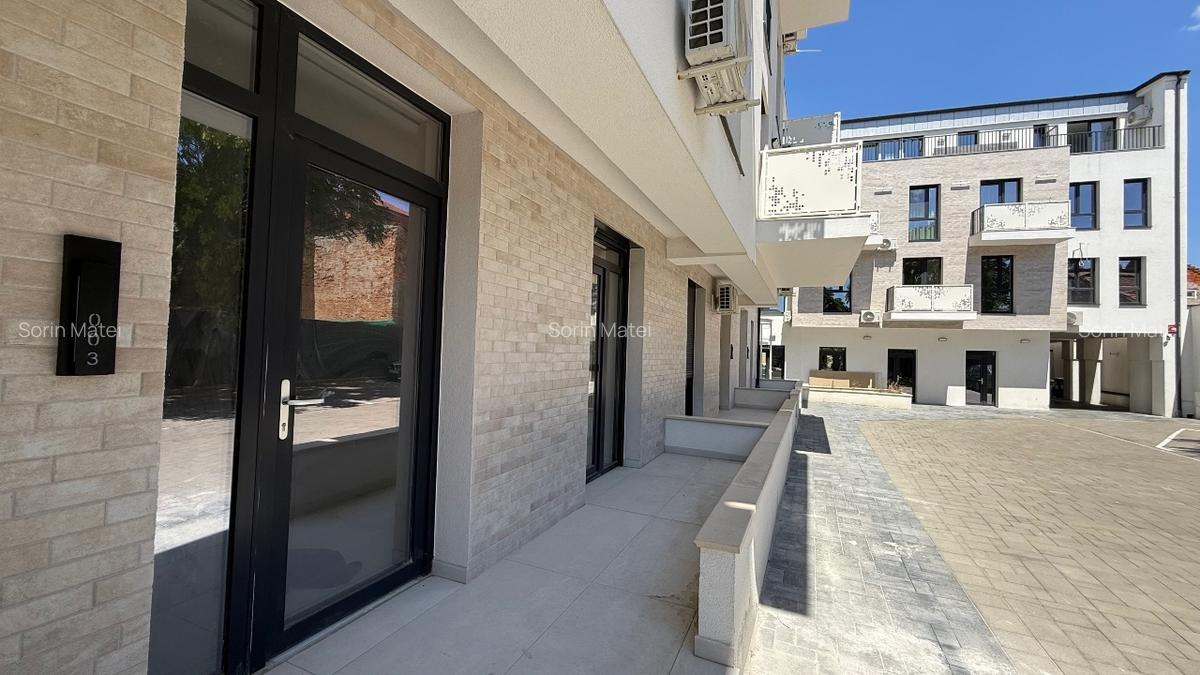 Apartament ultracentral cu dublă utilizare - locuință/spațiu comercial - imagine 1