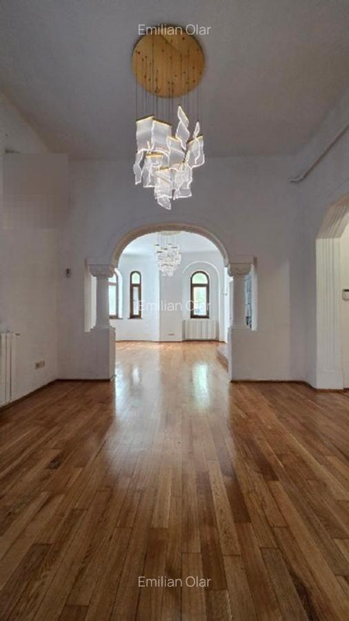 Vila birouri 375 mp, strada Plantelor zona Foisorul de Foc