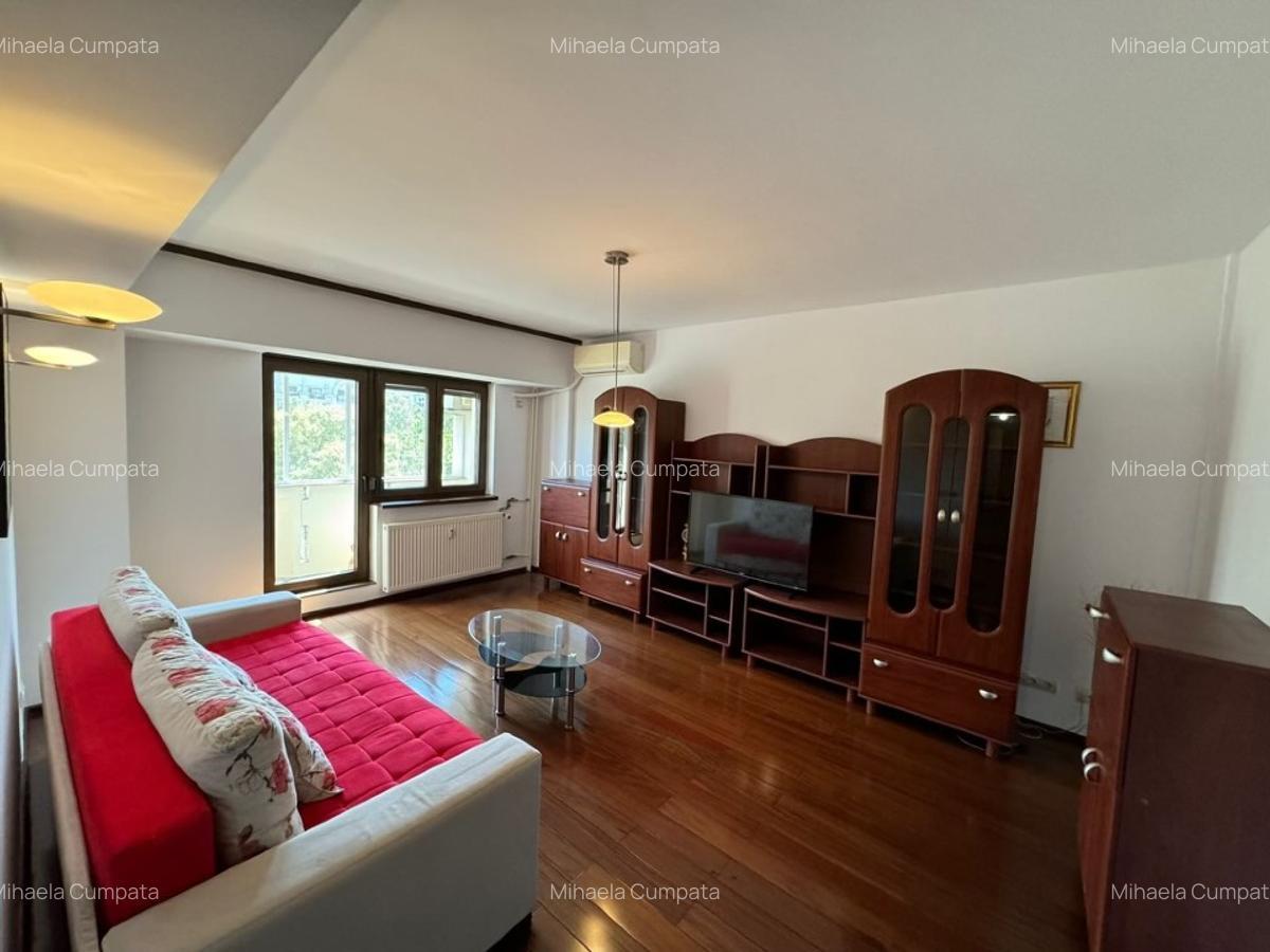 Proprietar inchiriez apartament 3 camere zona Unirii - fantani