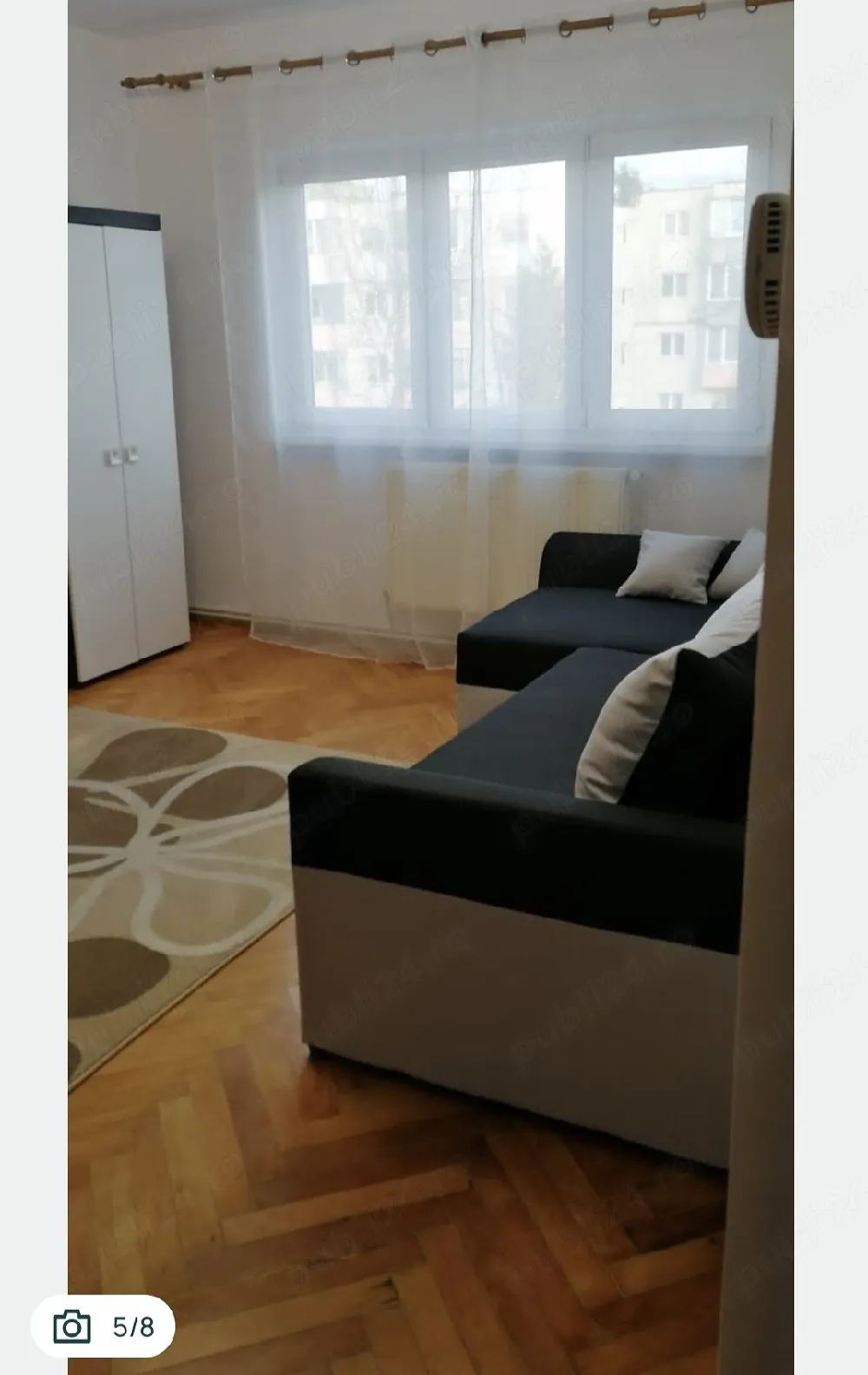 Vand apartament 2 camere, confort 2, etaj 3 din 4 Damb, pozitie excelenta.