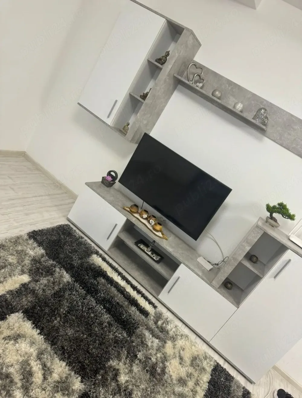 Inchiriez apartament zona Promenada Mall