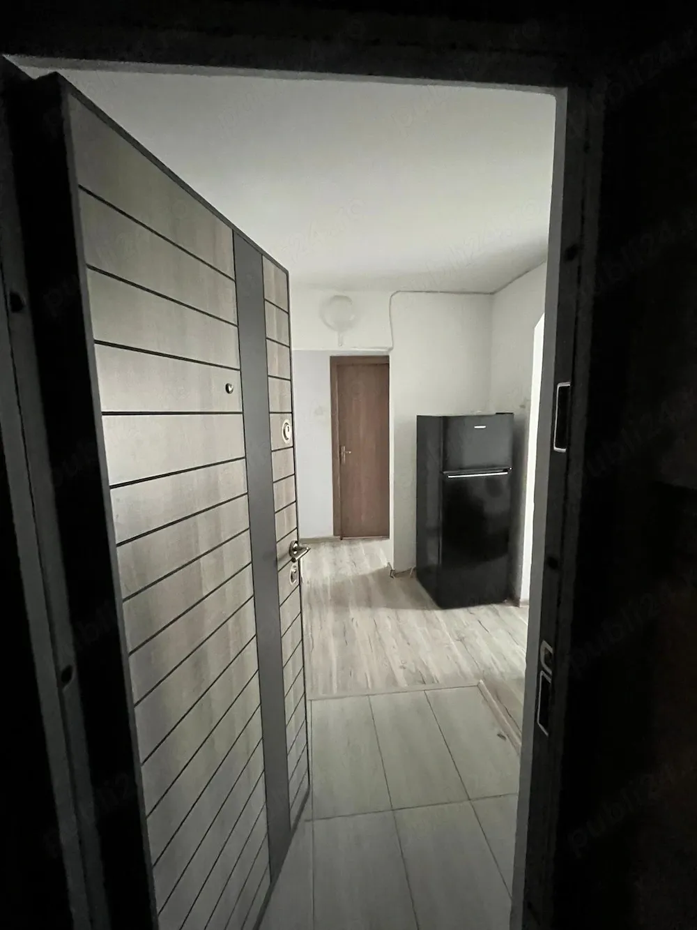 Apartament 2 camere decomandat, centrală proprie, Rovine