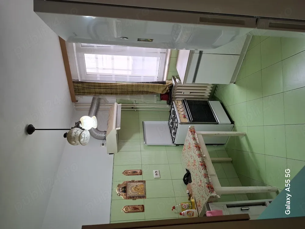 Vand apartament 2 camere, decomandat, Drumul Taberei, sector 6 + 2 garaje