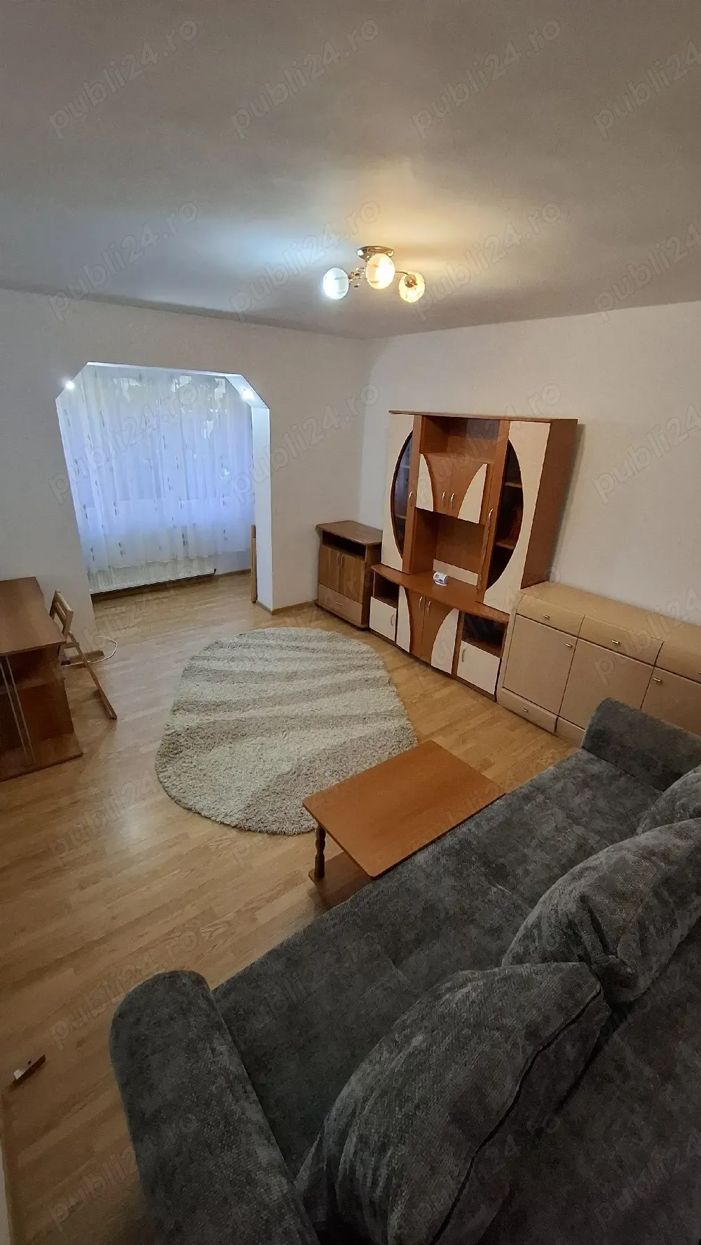 apartament 2 camere decomandat de închiriat