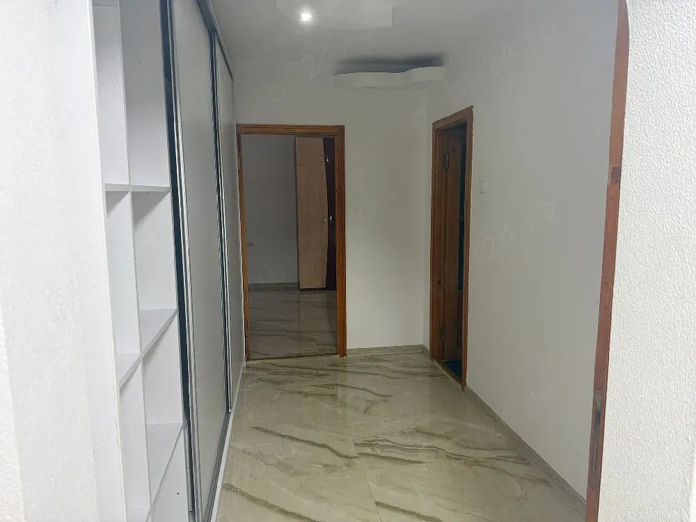 Inchiriez apartament confort 1 parter vizavi de Liceul Sportiv Galati pe termen lung rog seriozitate