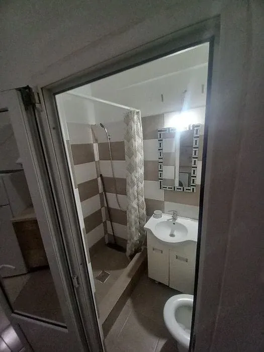 Garsoniera moderna mobilata si utilata zona Uta ocupabila imediat