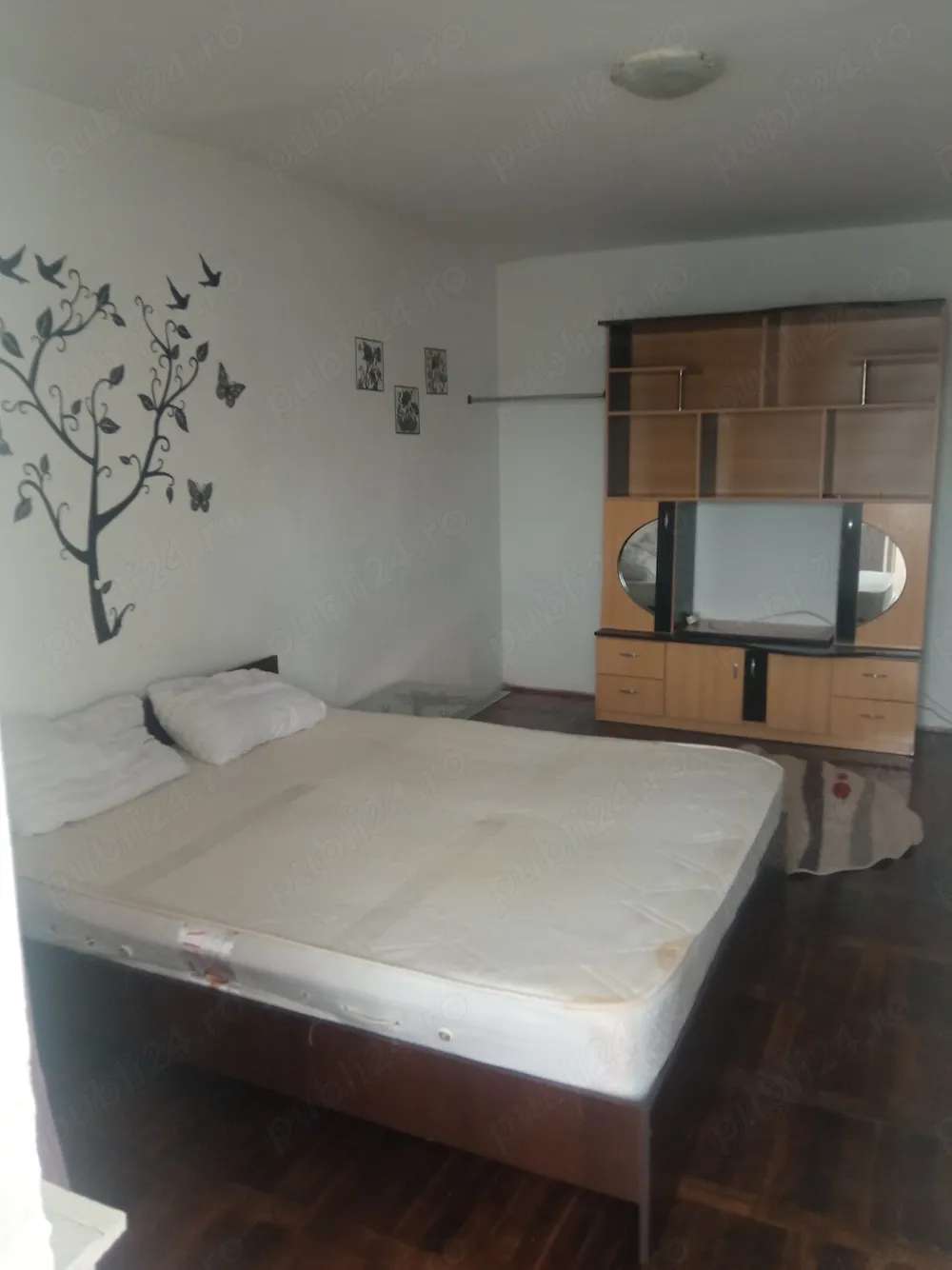 Proprietar vând garsonieră confort unu sporit