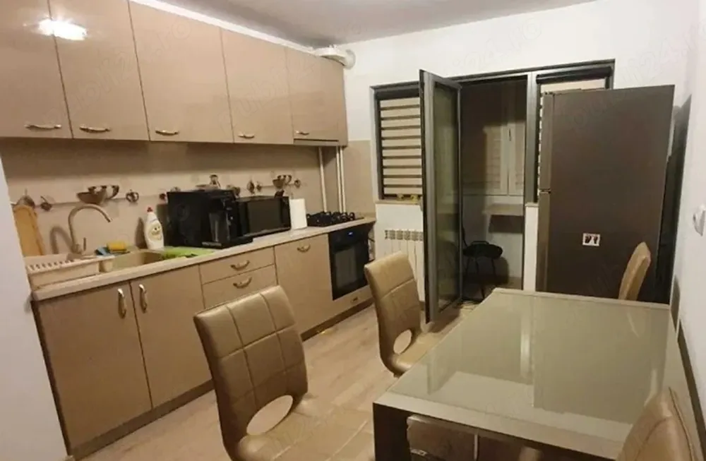 BOTOSANI ofer in chirie un apartament cu 2 camere _ sunt propietar