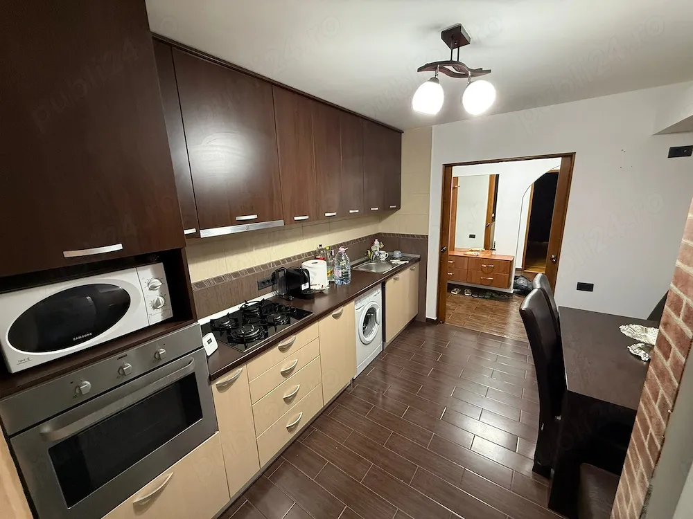 Apartament cu 3 camere decomandat - imagine 1