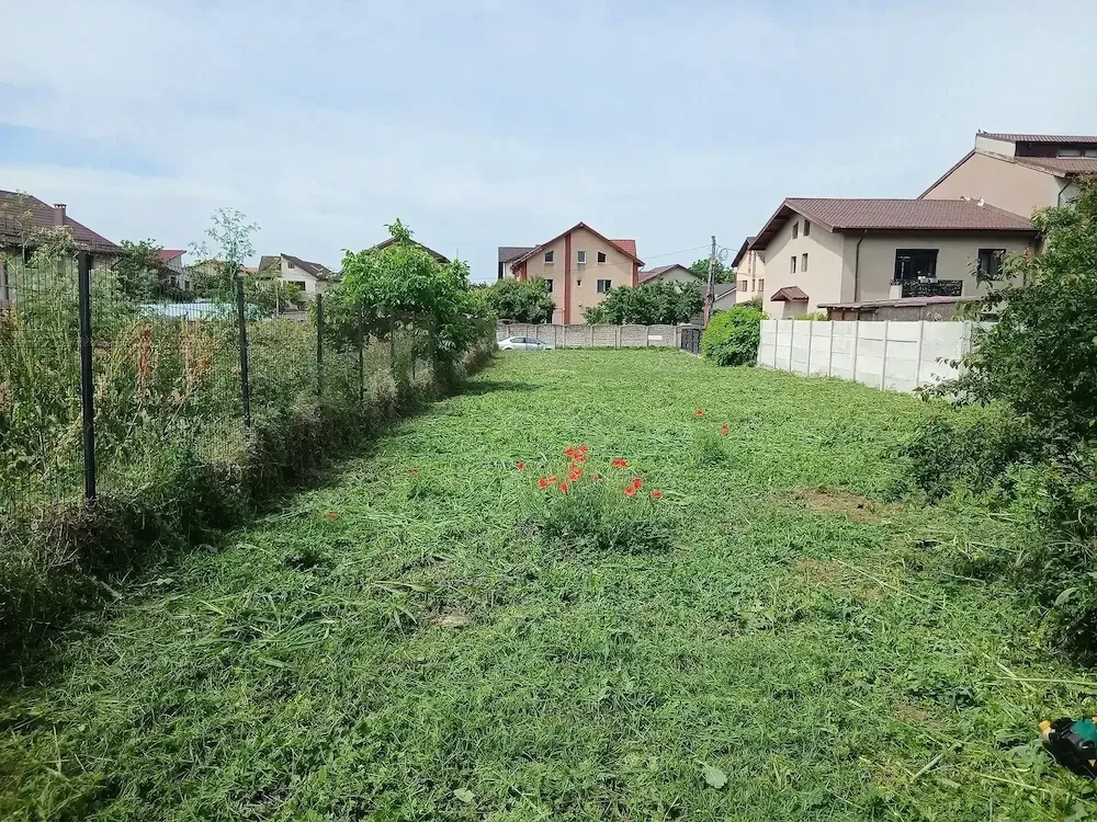 Teren intravilan de vanzare