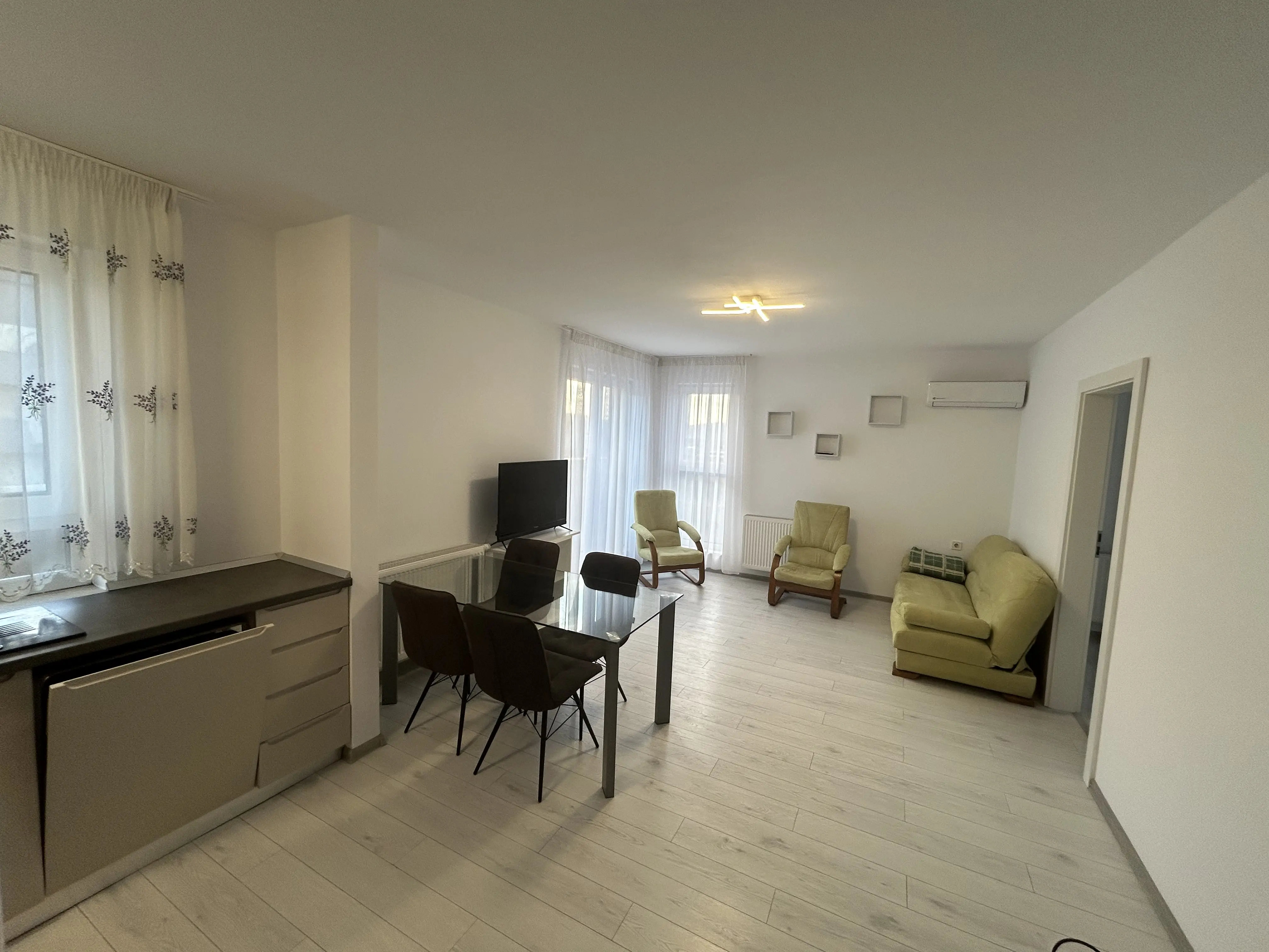 Închiriez apartament 2 camere