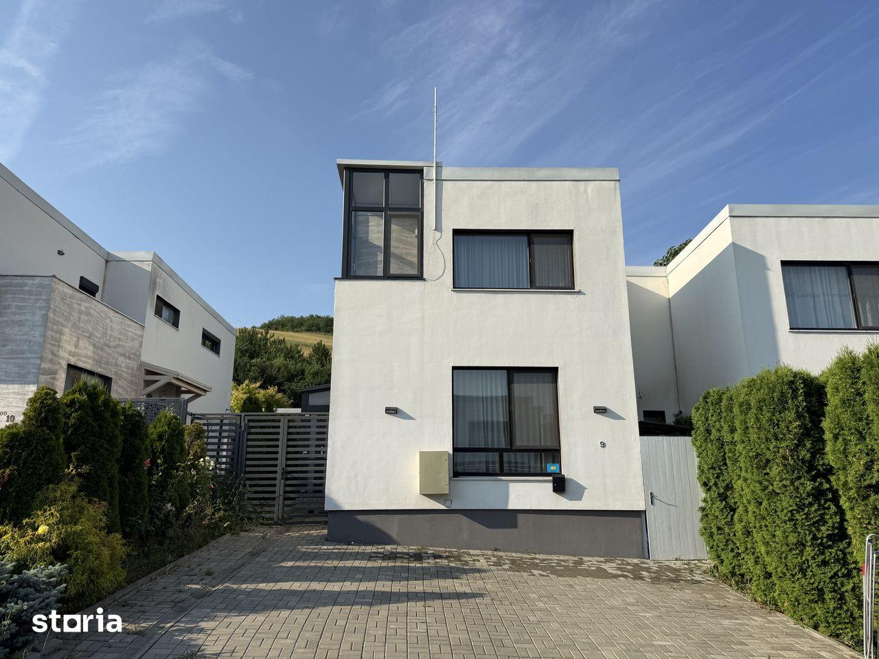 Duplex White House | Energie proprie | lângă pădure și VIVO - Razoare