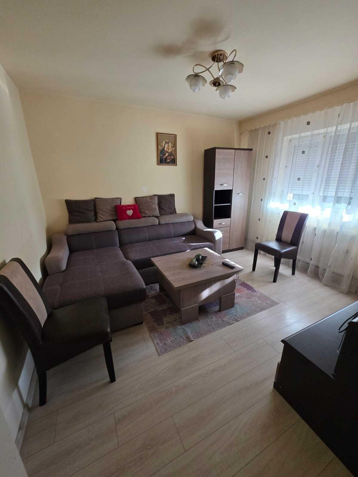 Apartament de inchiriat