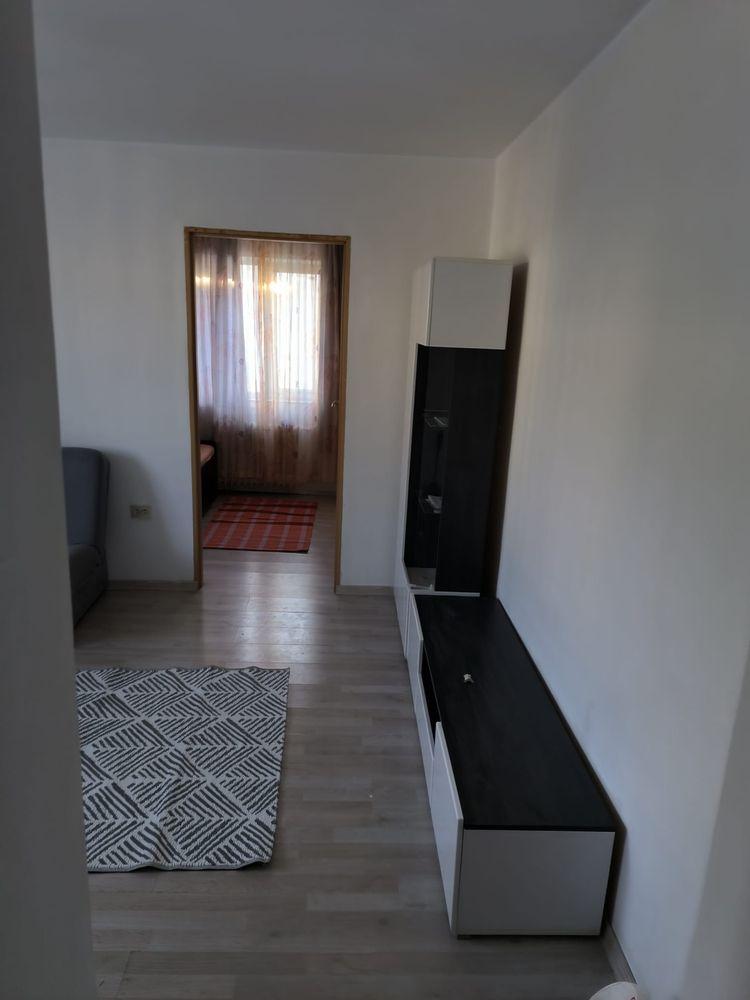 Inchiriez apartament