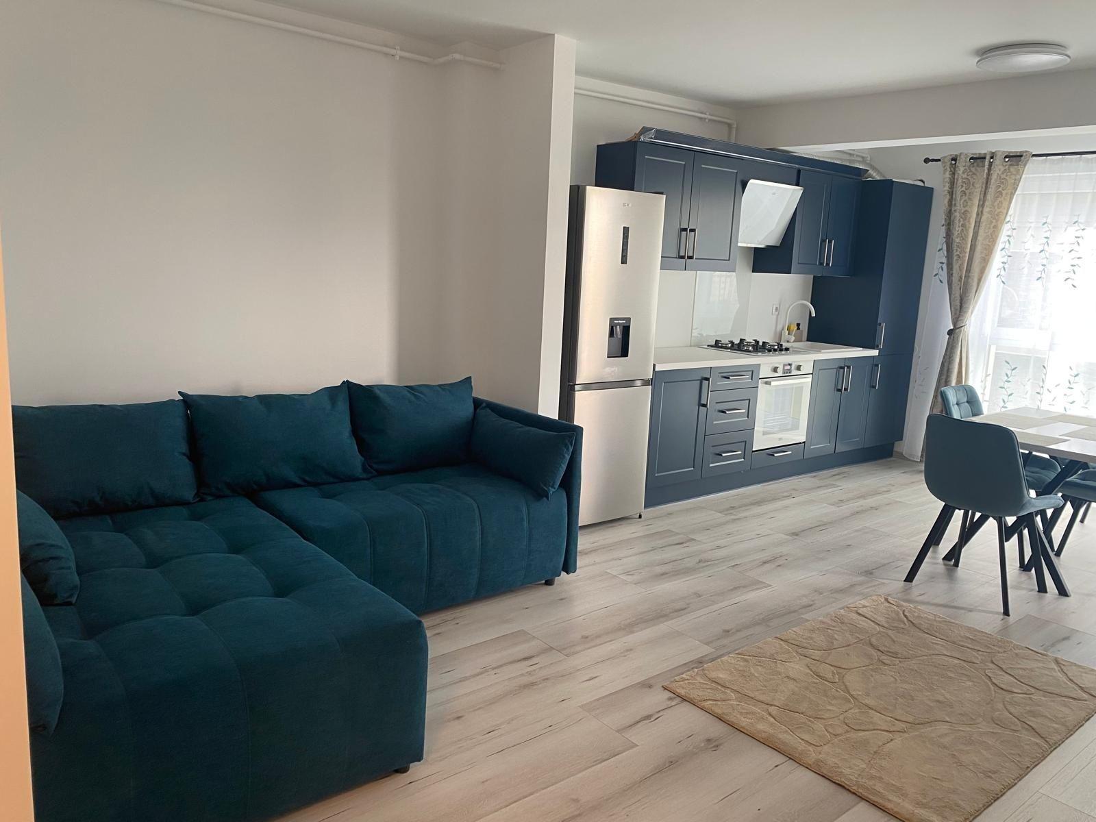 Inchiriez apartament