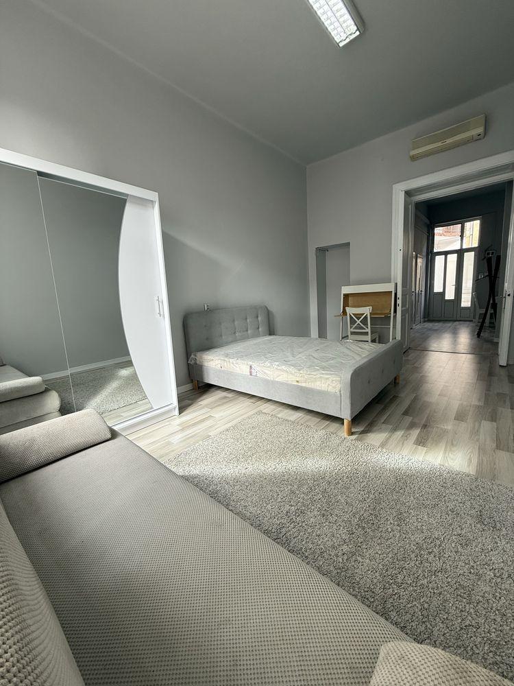 Dau in chirie apartament 2 camere Ultracentral Cluj.