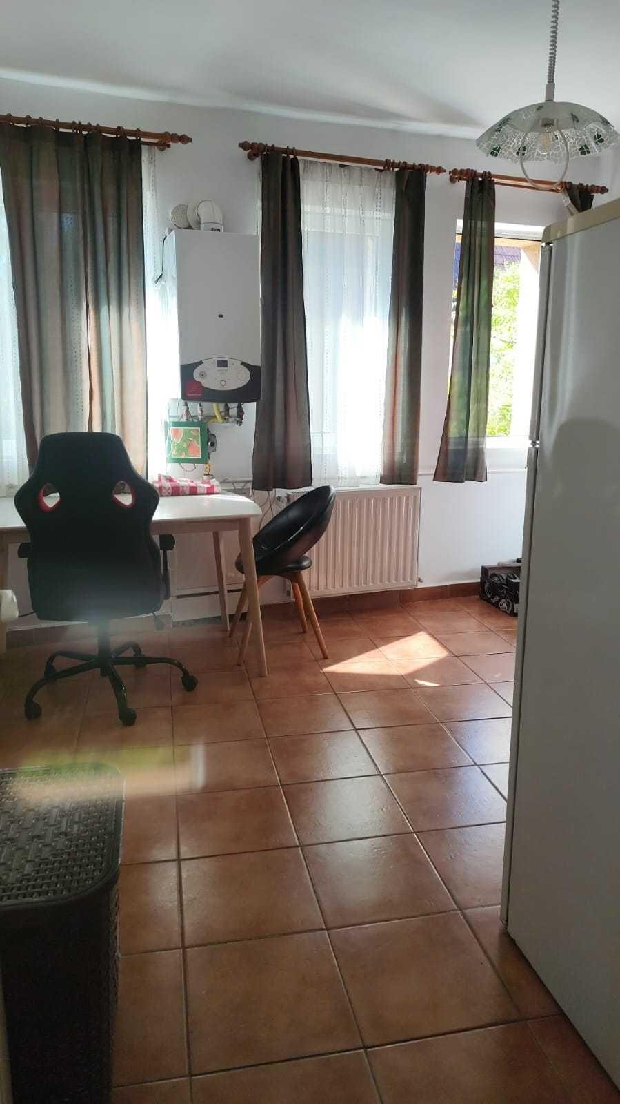 PF inchiriez apartament in centru - imagine 1
