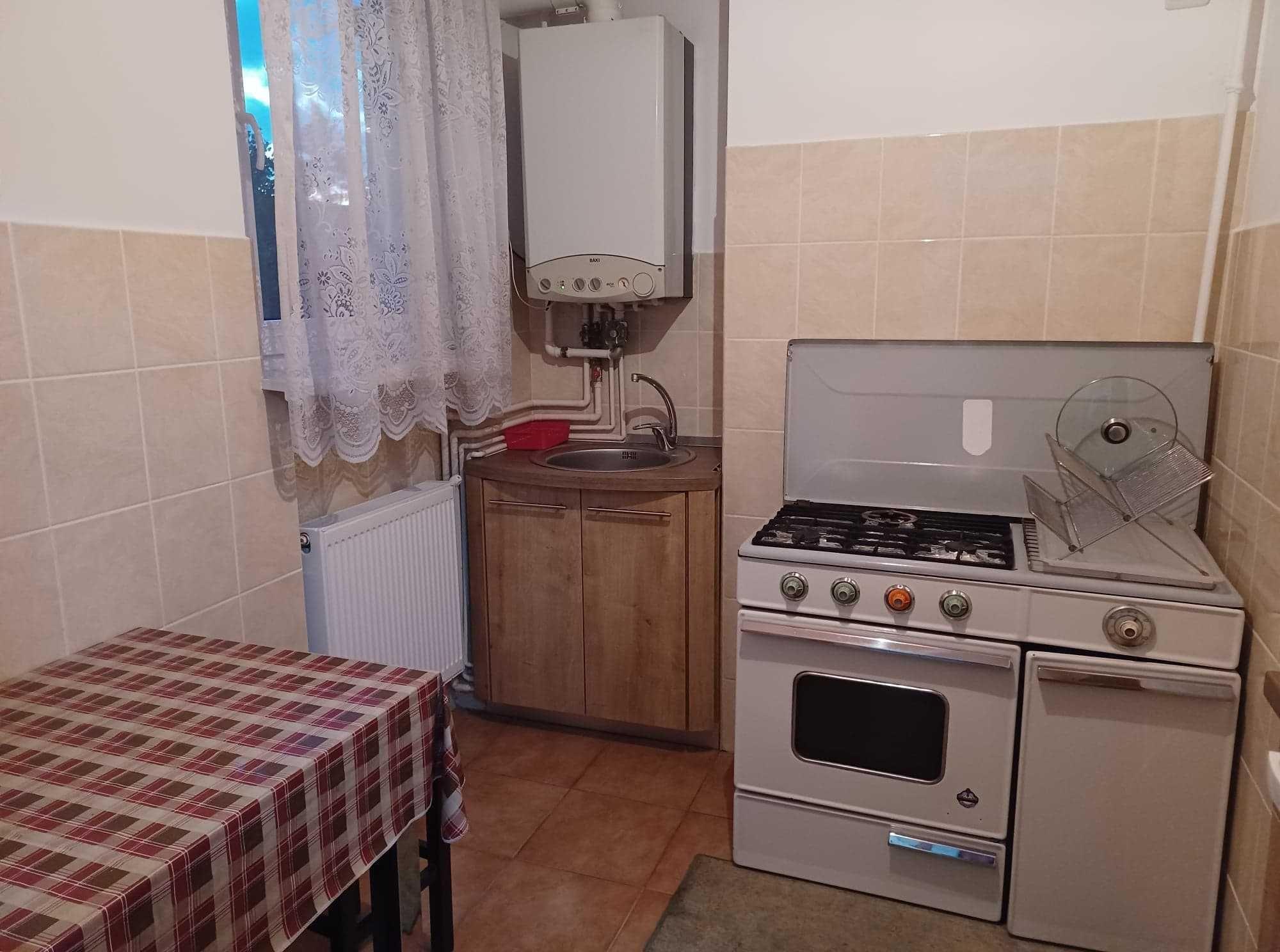 Camere de închiriat în Târgu-Mureș, cartierul Tudor vechi, zona Favorit, cu locuri de parcare