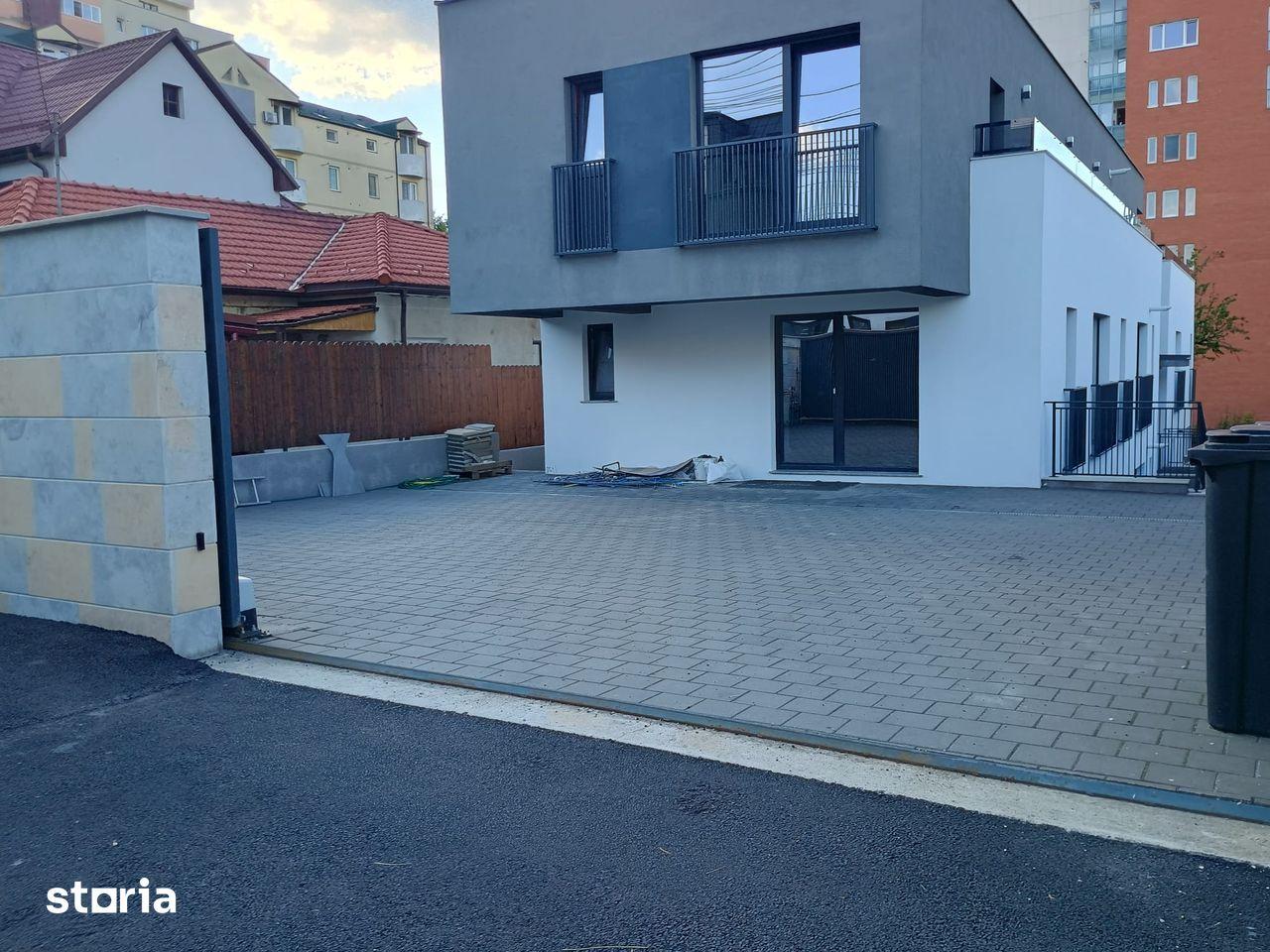 Cladire de birouri moderna superfinisata 500 mp, teren 600 mp, parcari